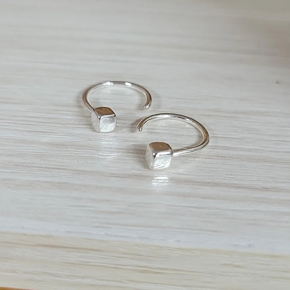 🔥LAST PAIR🔥 Tiny Wraparound Huggies - Picture 3 of 6